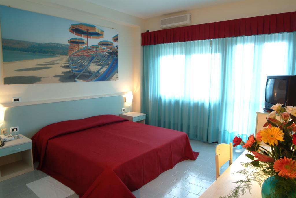 Cliffs Hotel Joppolo Chambre photo